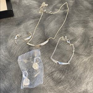 Avon Fashion Jewelry Set NEW